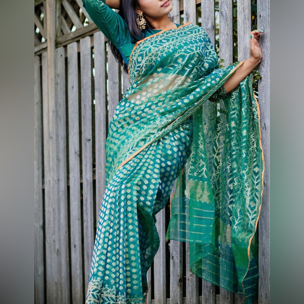 Exclusive Dhakai Jamdani (100 count)